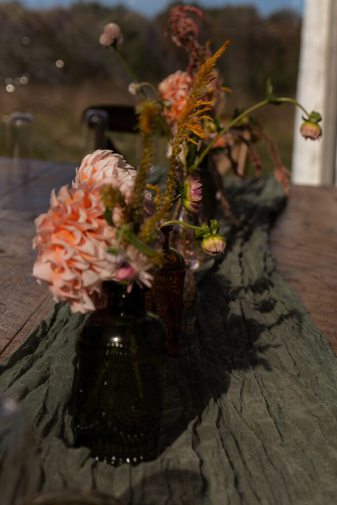 flower details of a micro wedding in the hudson valley taken by stef reyes photo