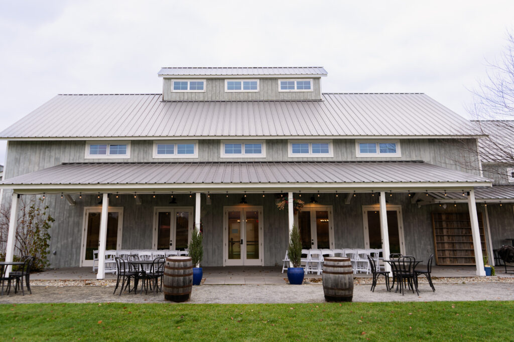 b-roll photo of the barn at smuggler's notch in jeffersonville, vermont for a micro wedding. stef reyes photo. 