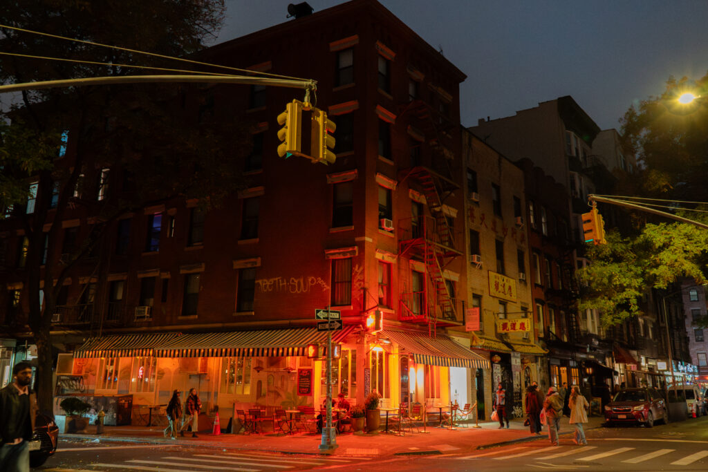 couple having drinks for their portraits in SoHo post their city hall elopement in nyc, stef reyes photo.